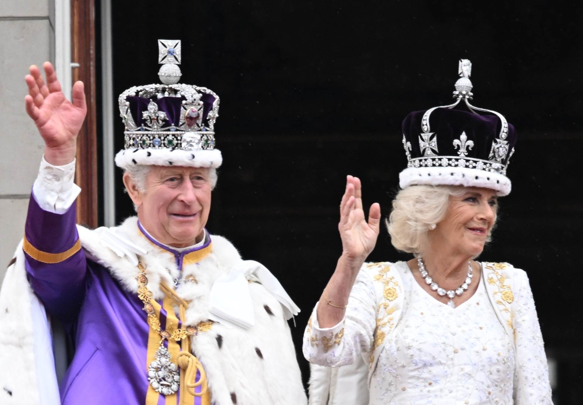 Britanski kralj Karlo III. i njegova supruga, kraljica Camilla   Britanski kralj Karlo III. i njegova supruga, kraljica Camilla