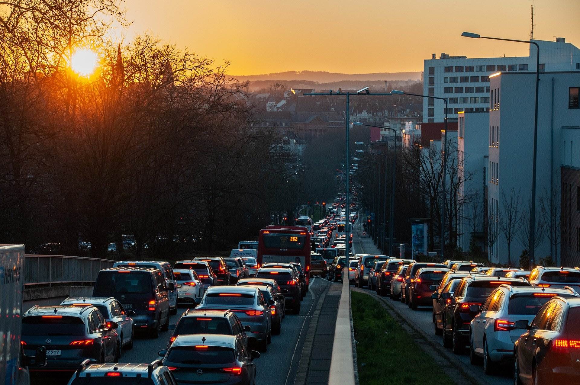 traffic-gbef016a28_1920.jpg traffic-gbef016a28_1920.jpg