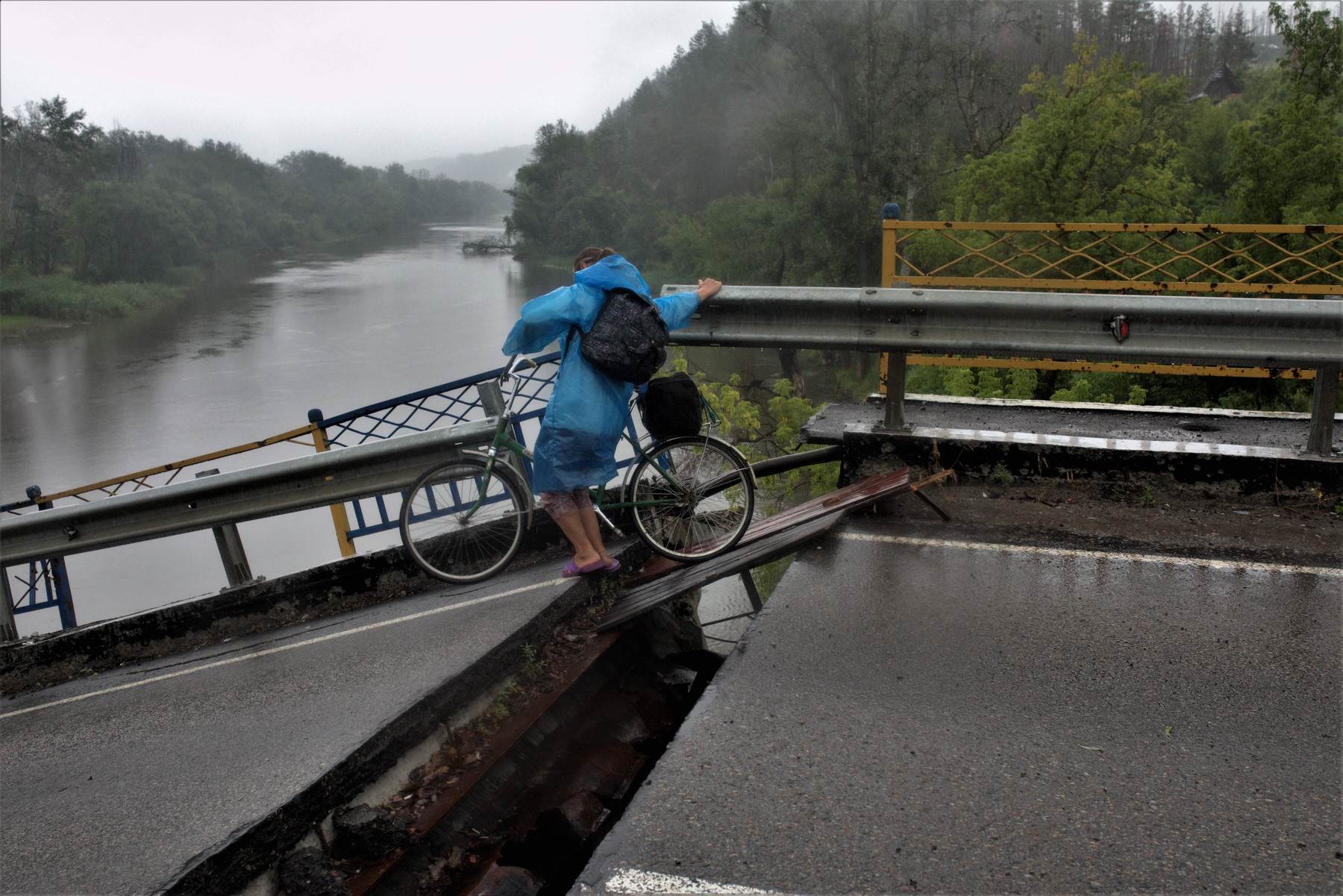  razoreni most u Ukrajini 