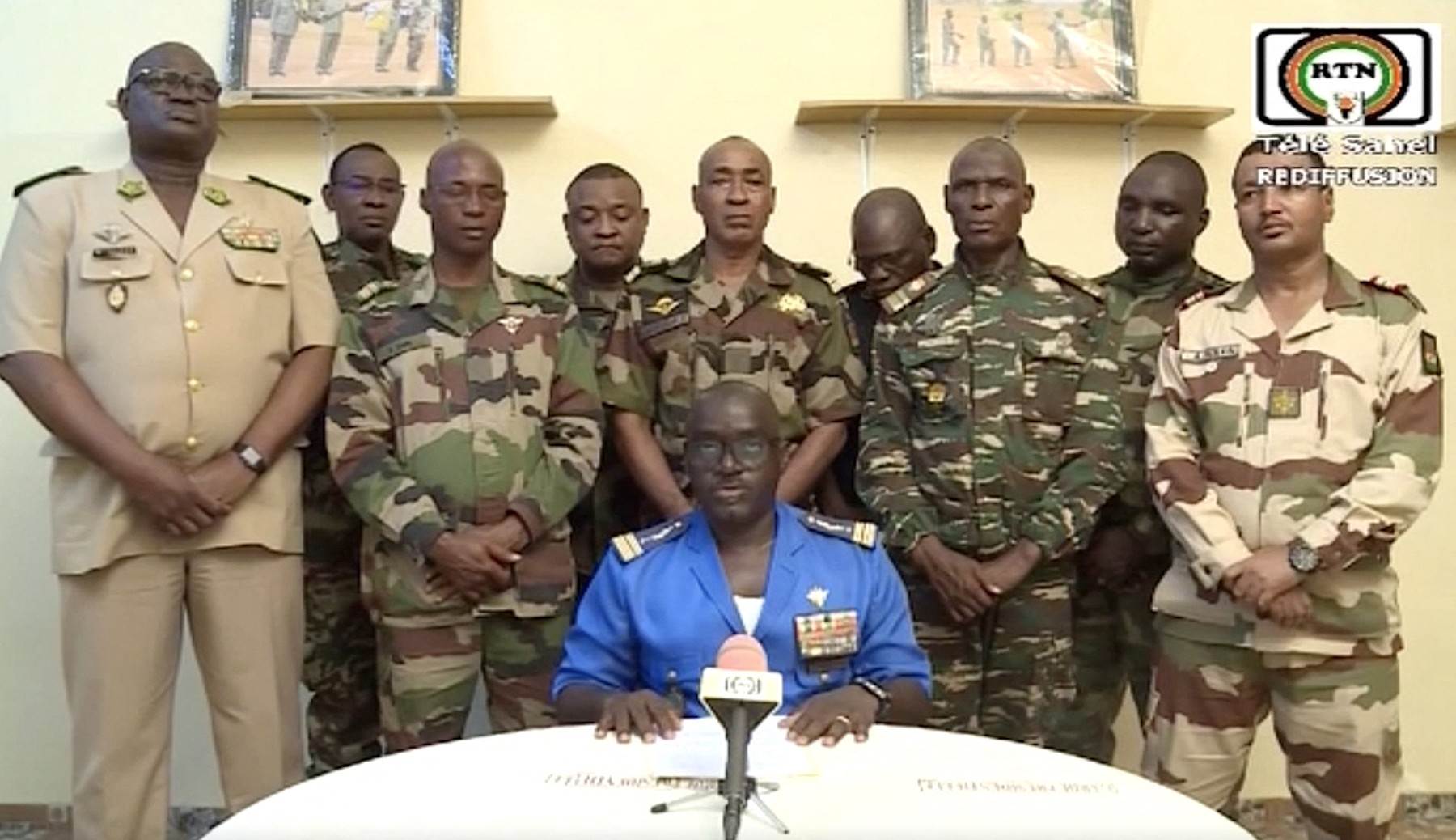 Niger_vojska objavljuje da je svrgnula predsjednika Niger_vojska objavljuje da je svrgnula predsjednika