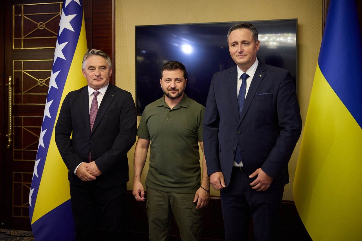 Željko Komšić i Denis Bećirović s Volodimirom Zelenskim Željko Komšić i Denis Bećirović s Volodimirom Zelenskim