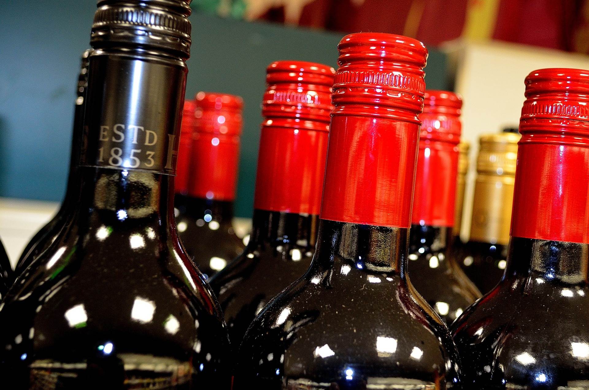 bottles-22227_1920.jpg bottles-22227_1920.jpg