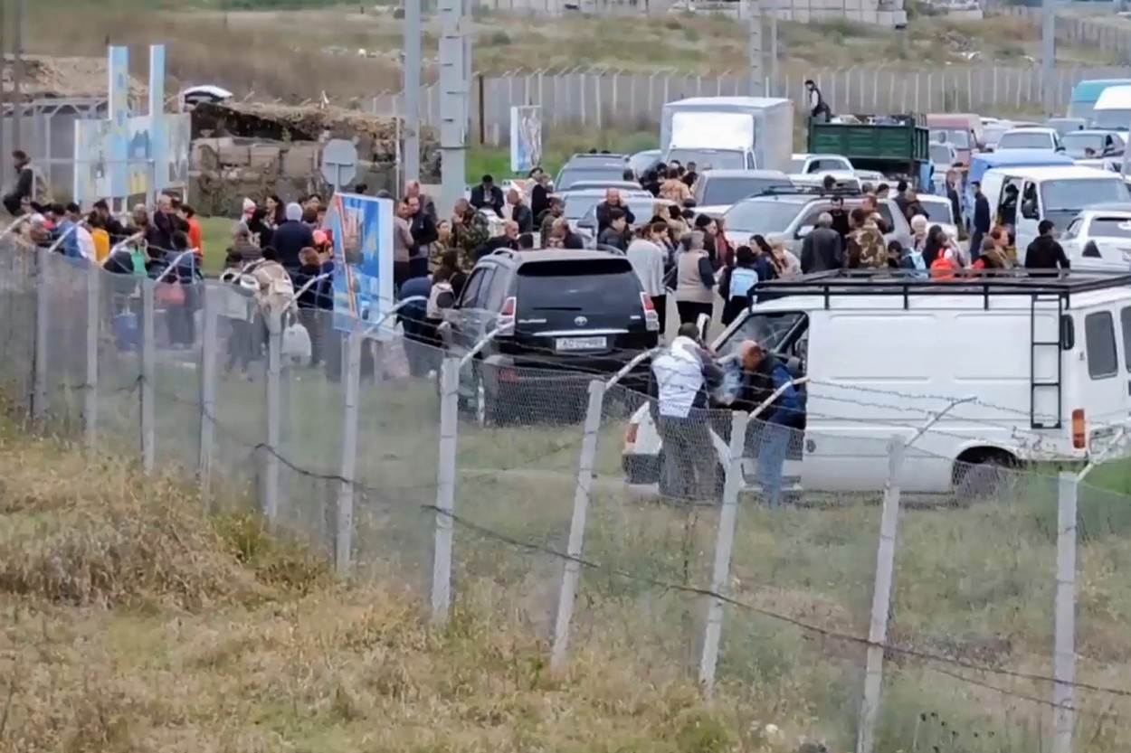 Evakuacija dijela Armenaca iz Gorskog Karabaha Evakuacija dijela Armenaca iz Gorskog Karabaha