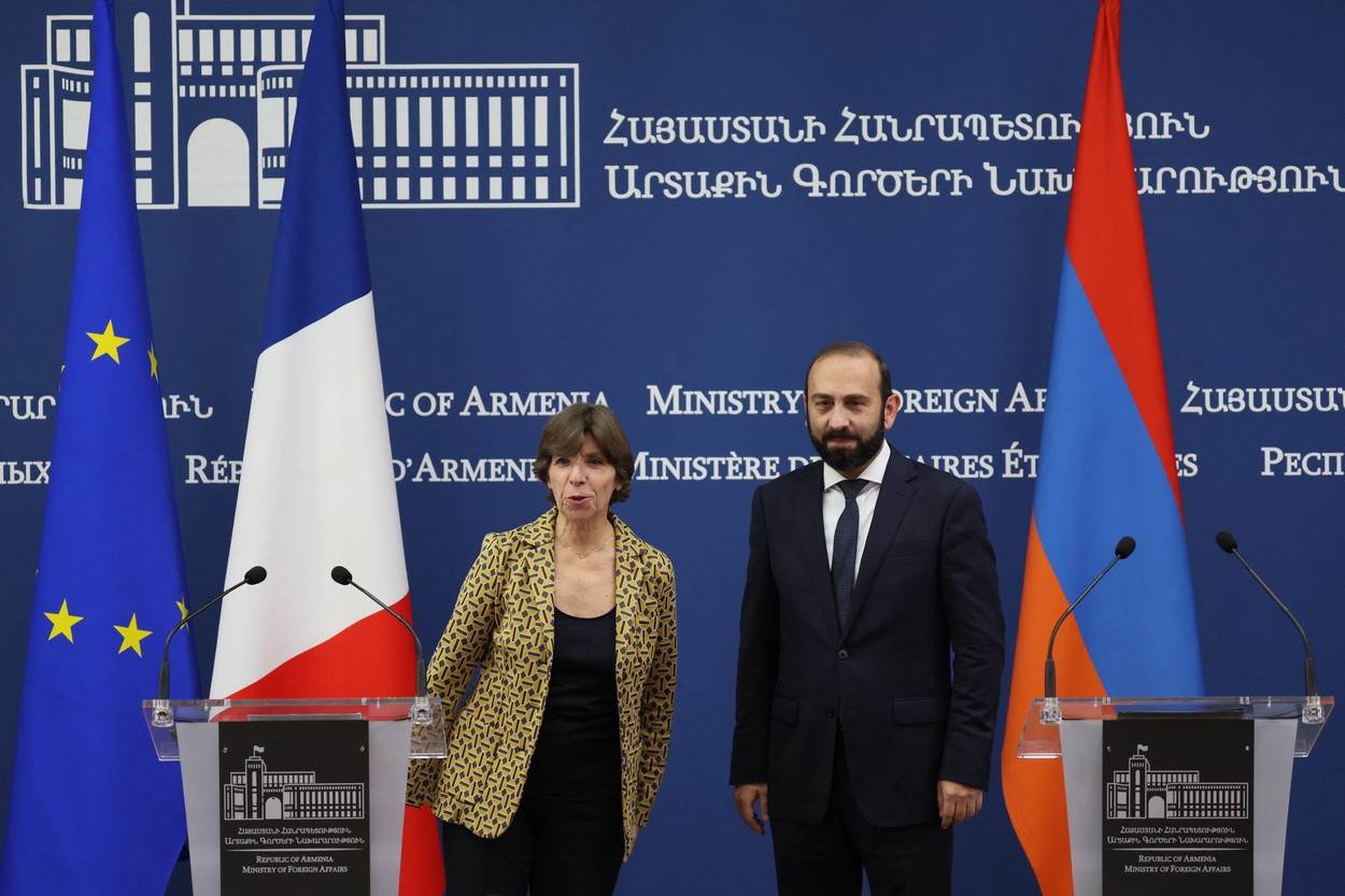 Šefica francuske diplomacije Catherine Colonna i njen armenski kolega Ararat Mirzojan u Erevanu Šefica francuske diplomacije Catherine Colonna i njen armenski kolega Ararat Mirzojan u Erevanu