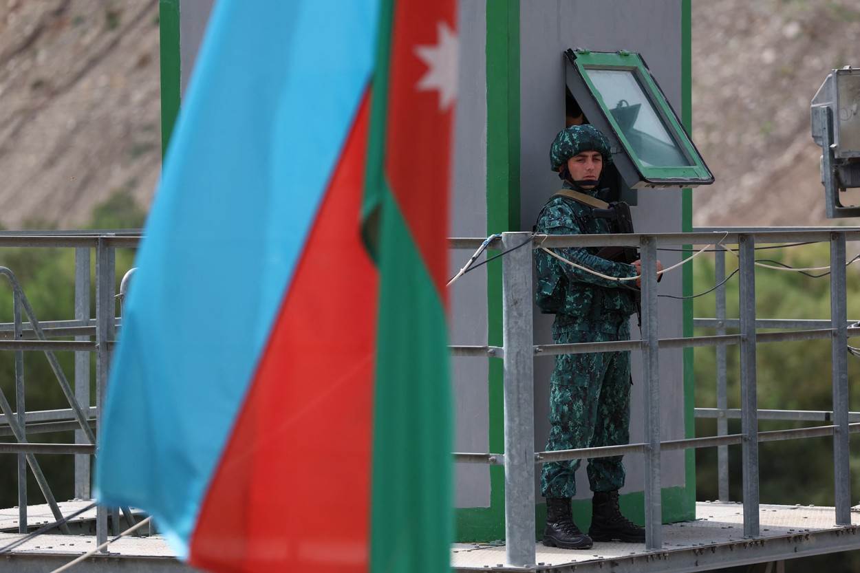  Azerbajdžanski vojnik na granici s Armenijom 