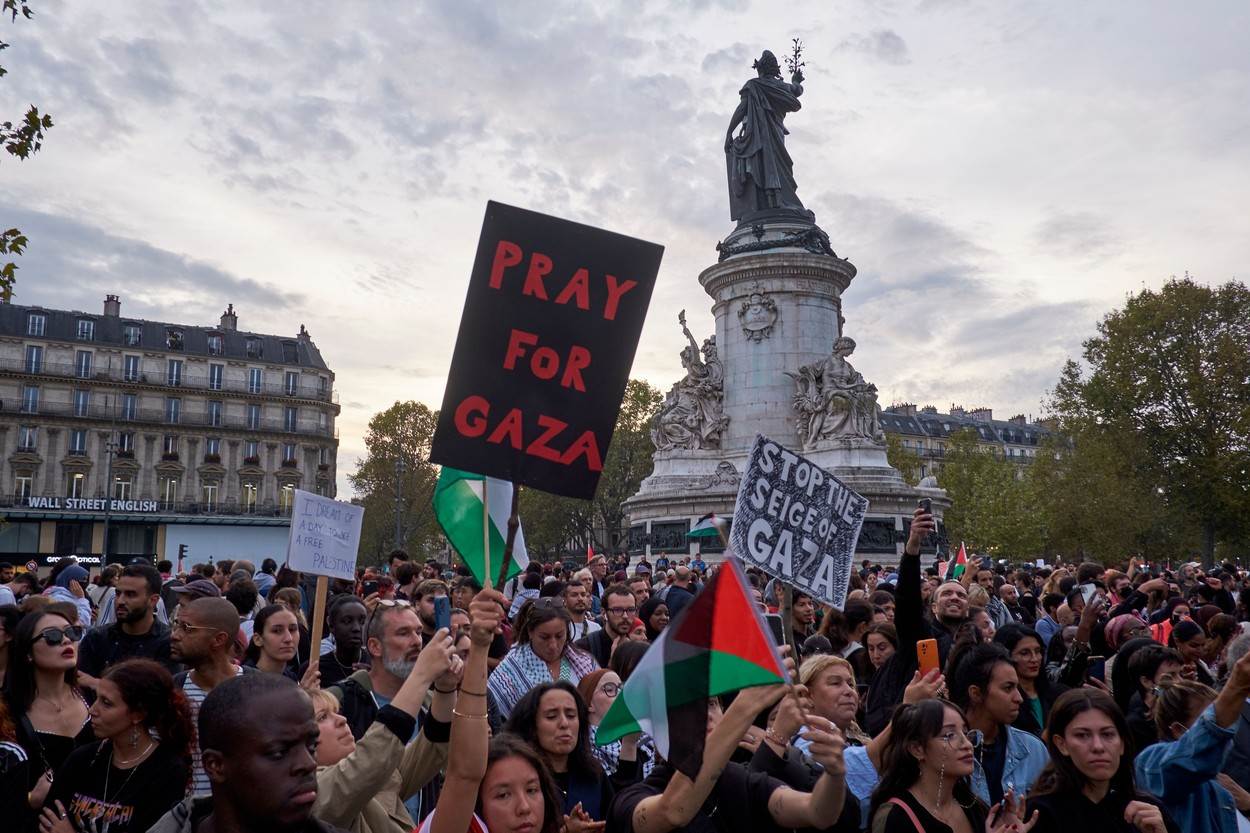 Zabranjeni prosvjed podrške Palestincima u Parizu Zabranjeni prosvjed podrške Palestincima u Parizu