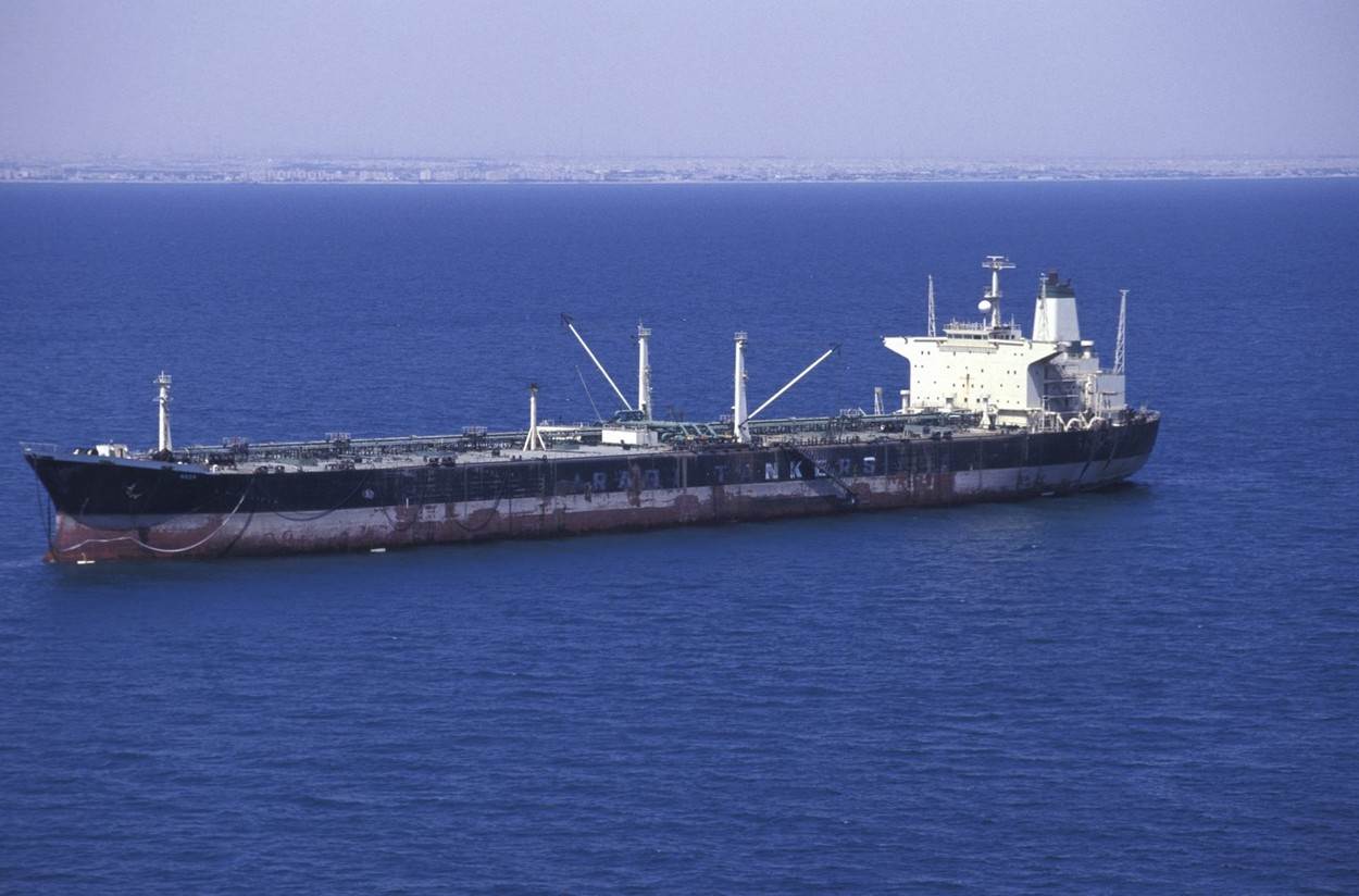 Irački naftni tanker u Hormuzu 