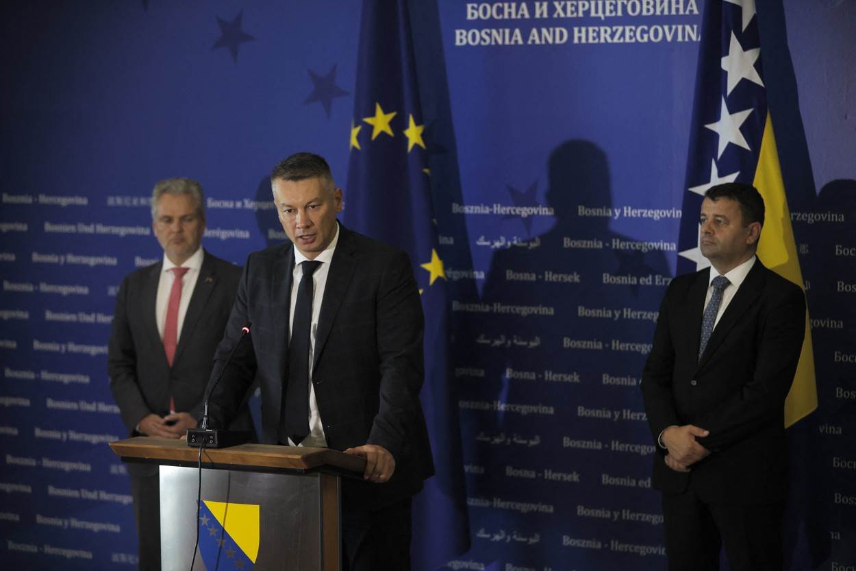 Nenad Nešić   Nenad Nešić