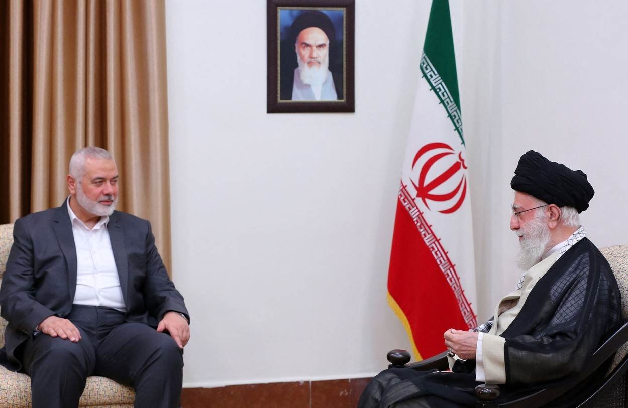 Iranski vjerski vođa Ali Hamenei i šef Hamasa Ismail Haniya na sastanku u Teheranu   Iranski vjerski vođa Ali Hamenei i šef Hamasa Ismail Haniya na sastanku u Teheranu