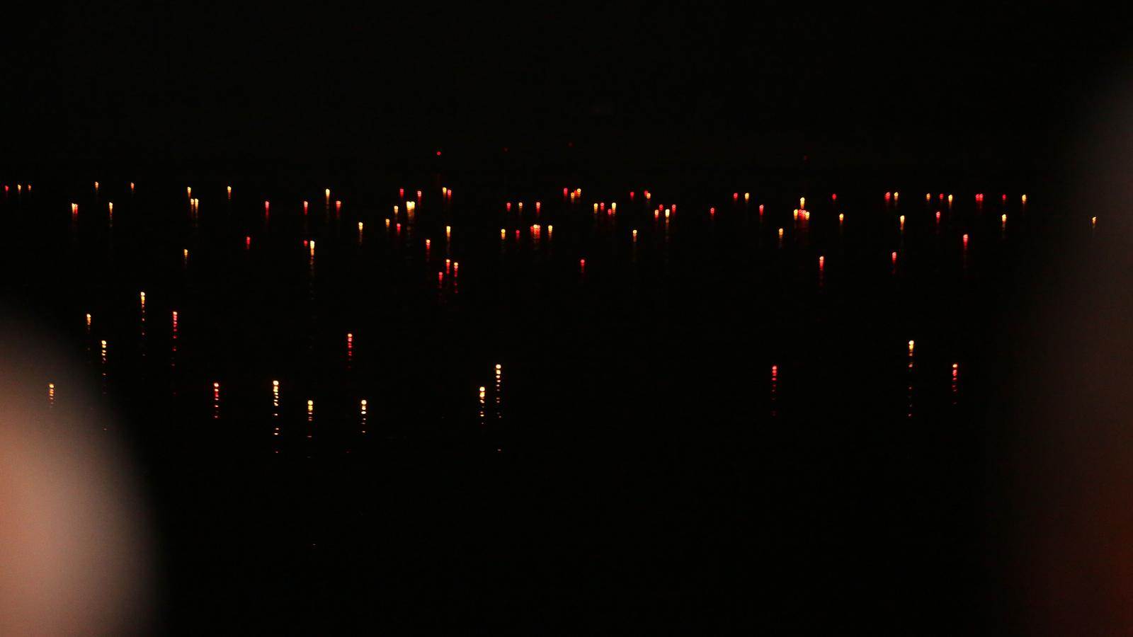  Stotine lampiona pušteno niz Dunav u spomen na žrtve Vukovara 