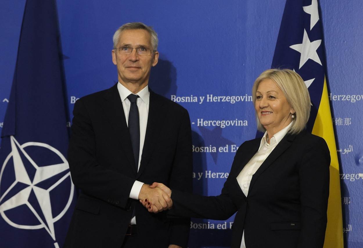 Jens Stoltenberg i Borjana Krišto Jens Stoltenberg i Borjana Krišto