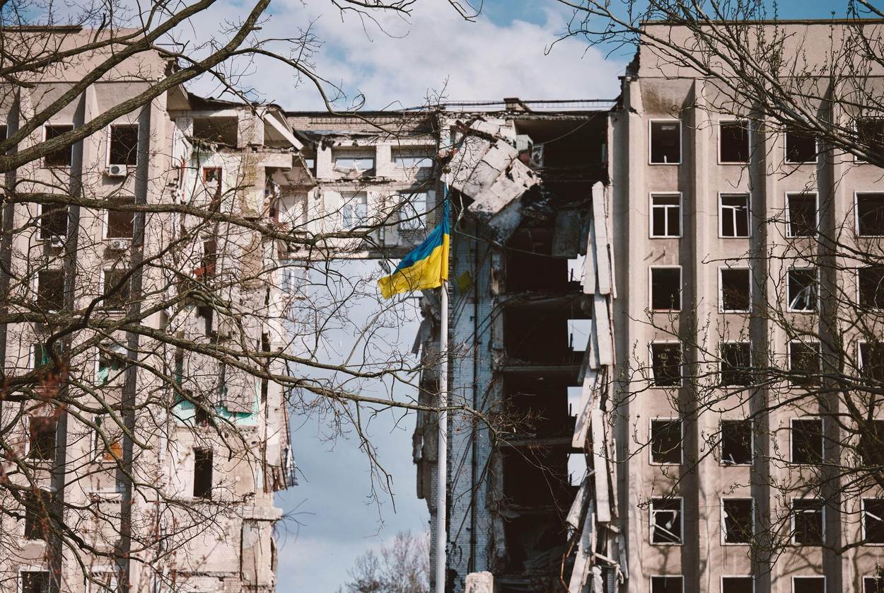  Razorena zgrada u Ukrajini 