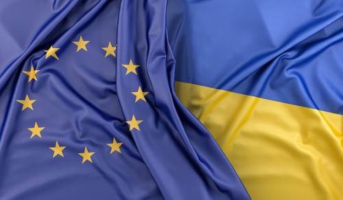  Zastave EU i Ukrajine 