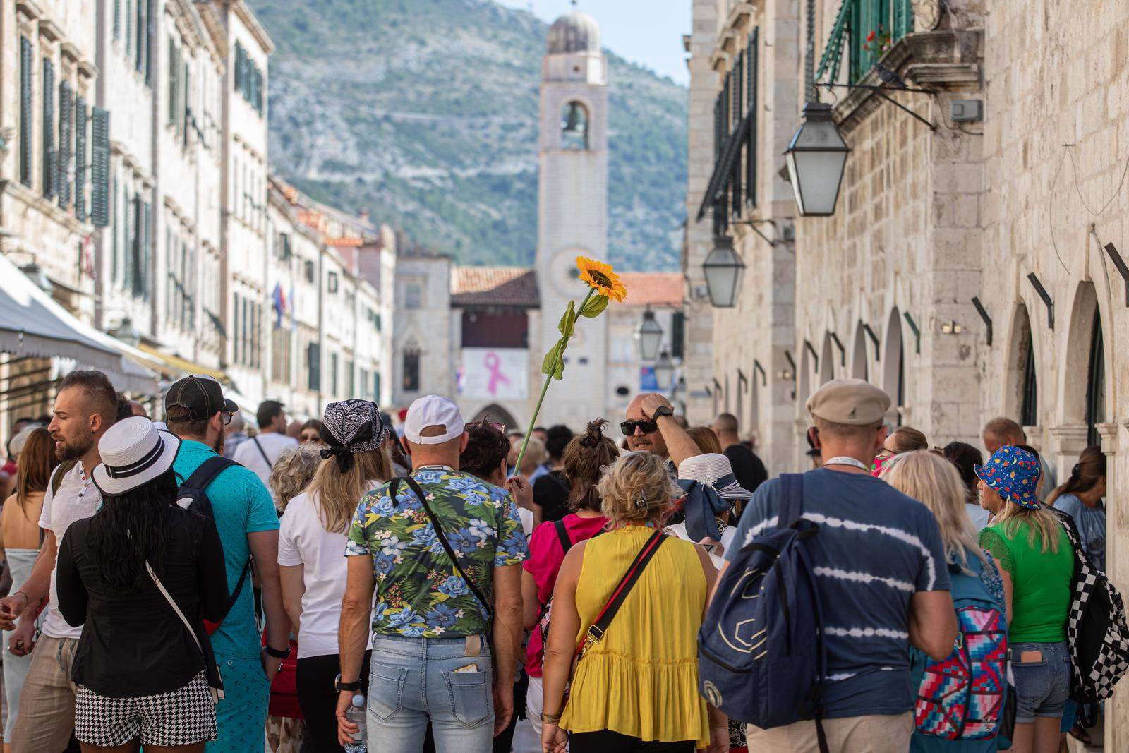 Turisti u Dubrovniku Turisti u Dubrovniku