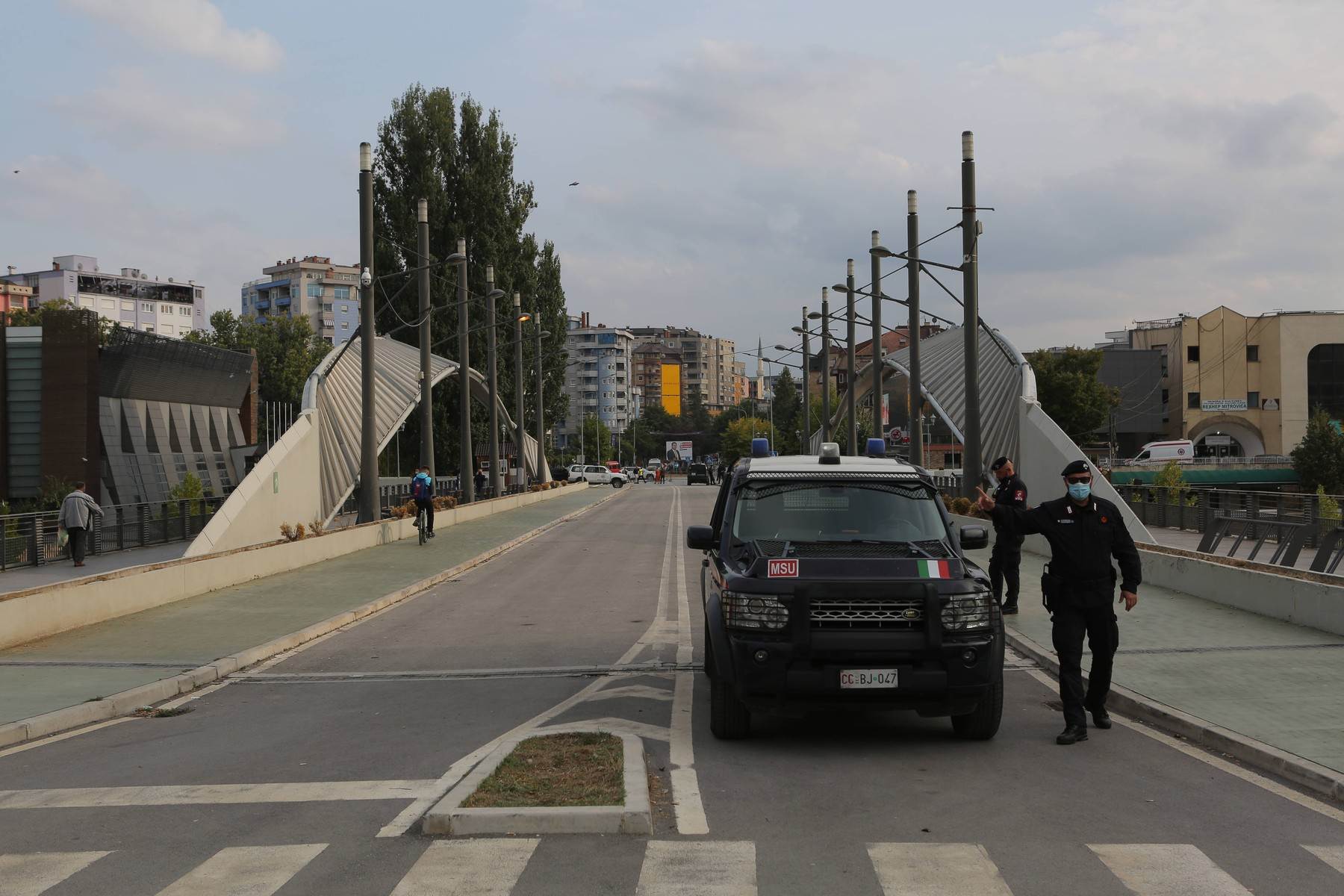 Most u Kosovskoj Mitrovici   Most u Kosovskoj Mitrovici