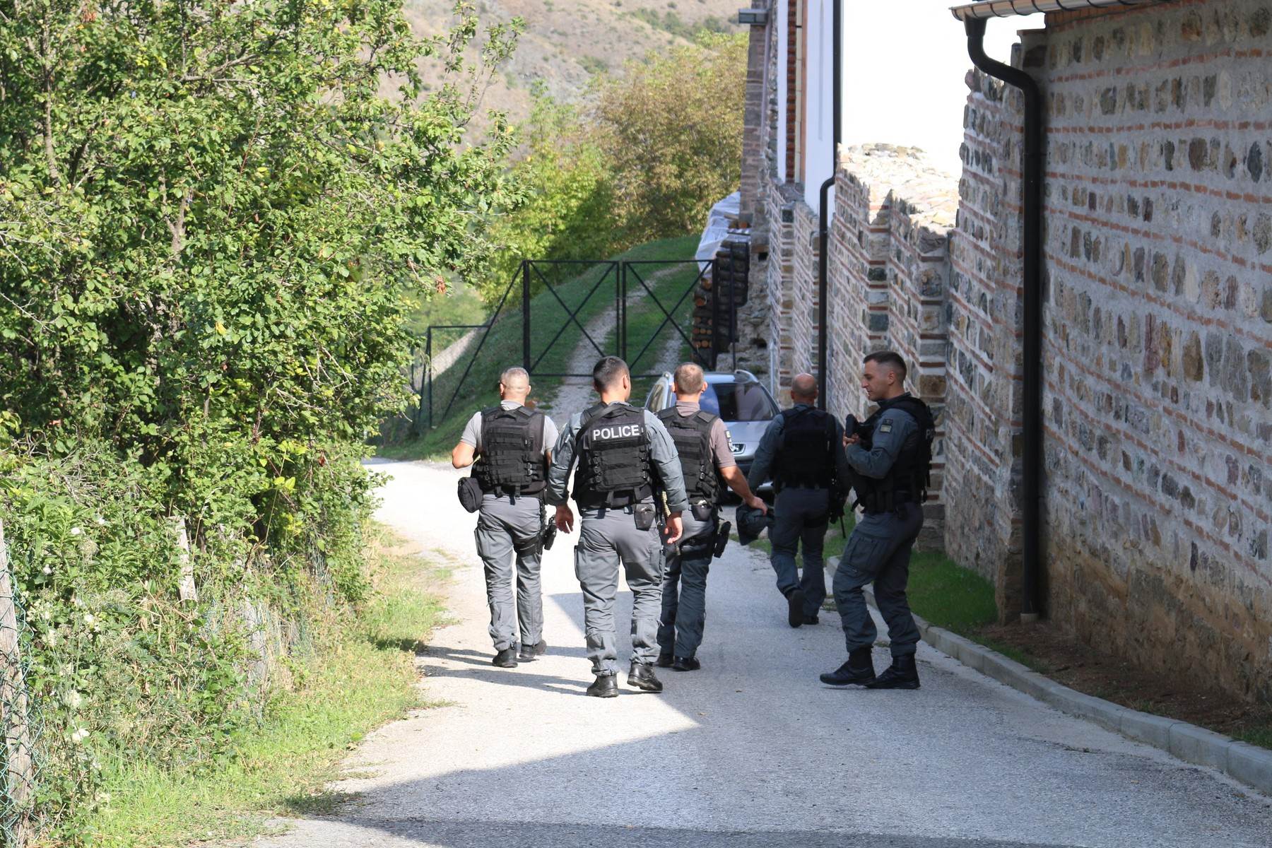  Kosovska policija i KFOR kod manastira Banjska na sjeveru Kosova 