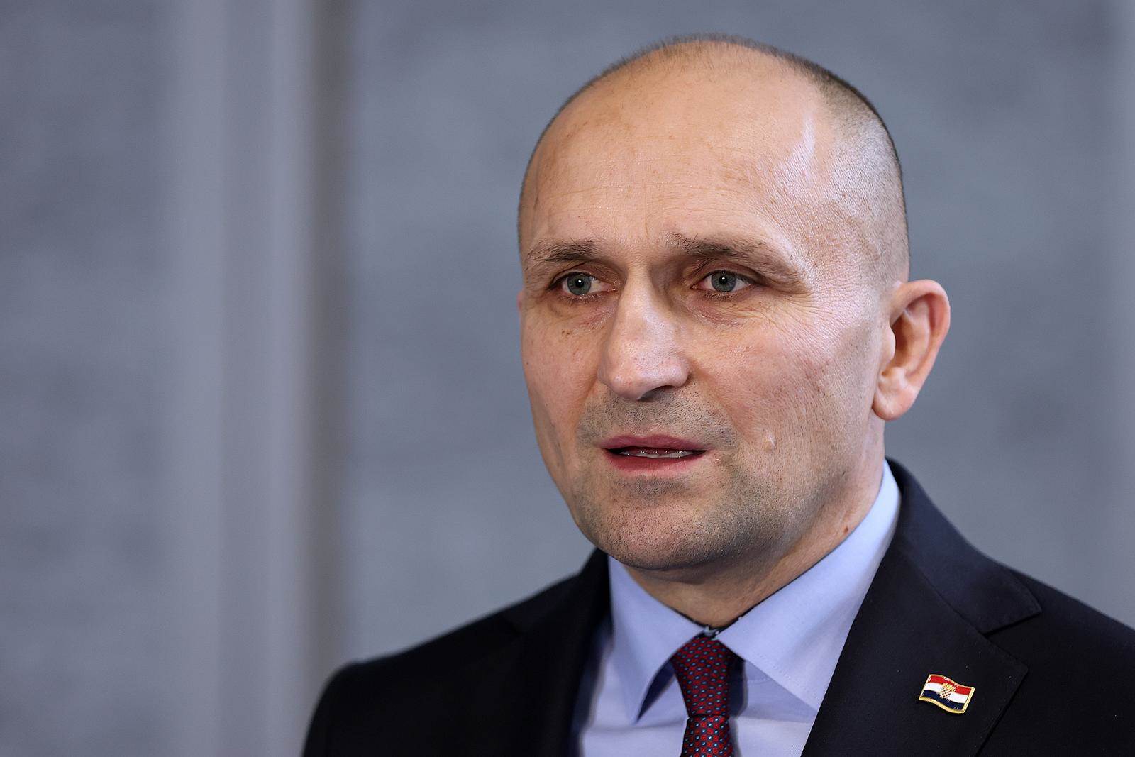 Ivan Anušić   Ivan Anušić