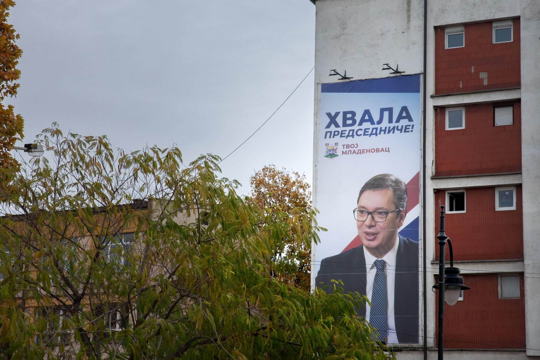 Vučić zahvaljuje biračima Vučić zahvaljuje biračima