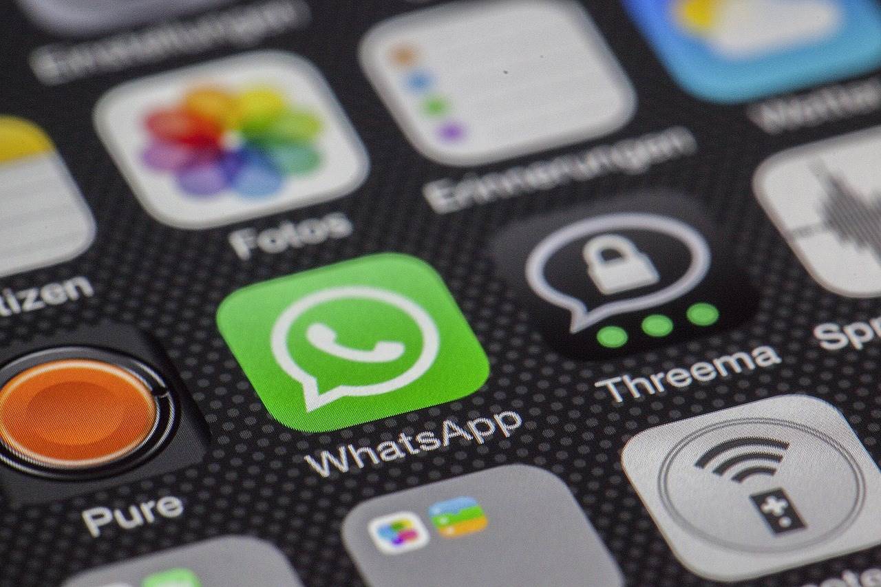 WhatsApp WhatsApp