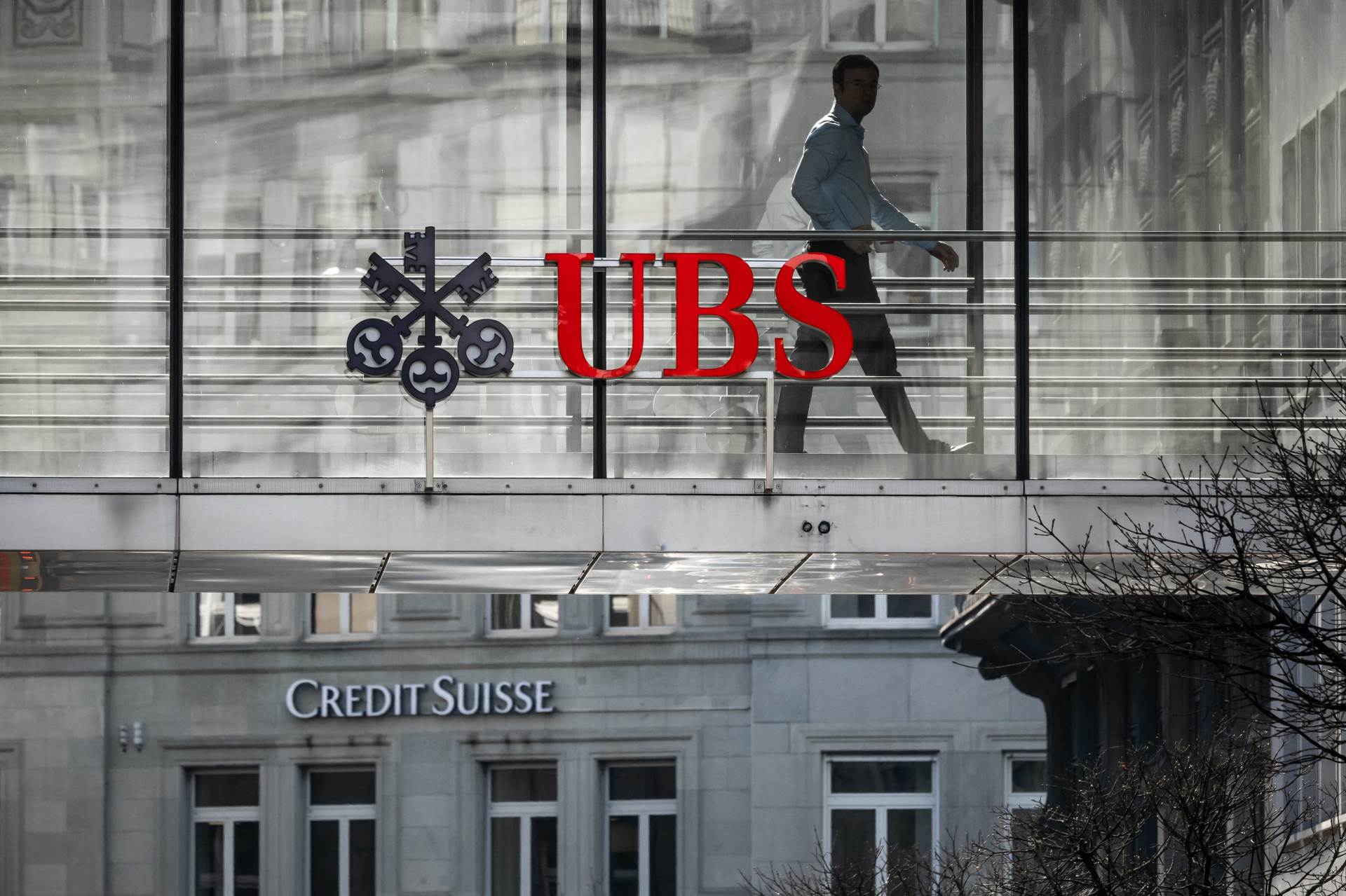 UBS i Credit Suisse   UBS i Credit Suisse