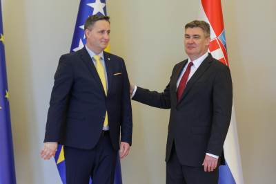 PXL_110523_99840402.jpg   PXL_110523_99840402.jpg