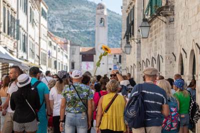 Turisti u Dubrovniku Turisti u Dubrovniku