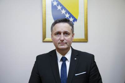 Denis Bećirović Denis Bećirović