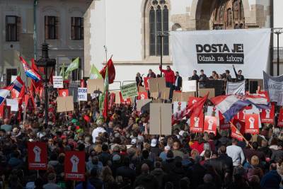 Prosvjed lijevo-liberalne oporbe na Markovu trgu u Zagrebu 